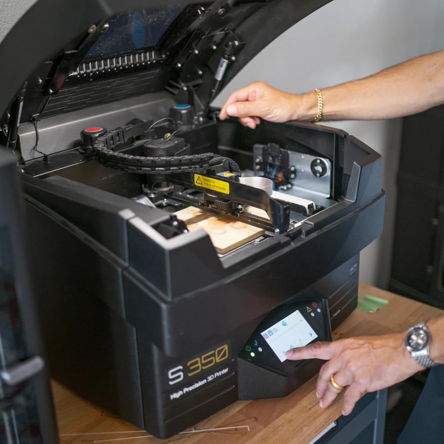 manufaktur_14 Neuste 3D-Drucktechnologie in der Goldschmiede Wipf in Wil.