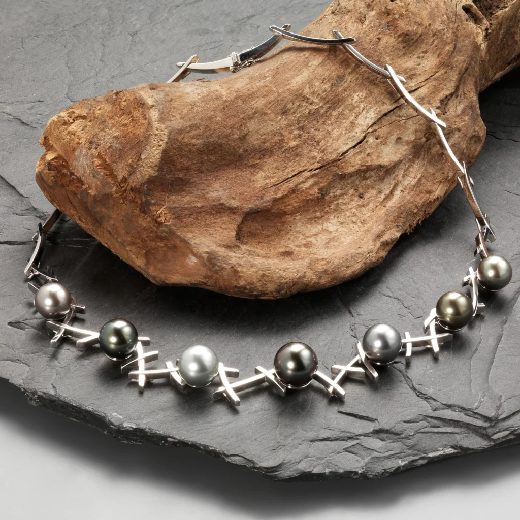 Exklusiver Perlschmuck aus der Goldschmiede Wipf in Wil.