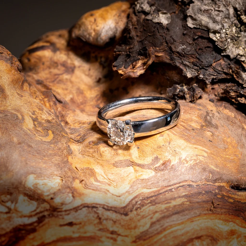 Solitärring mit Brillant 1.00ct aus der Schmuckmanufaktur Wipf in Wil.